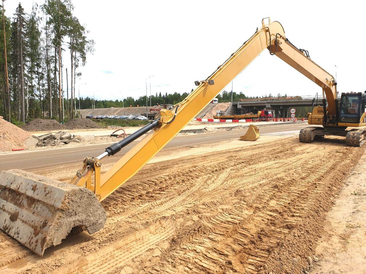 &nbsp; &nbsp; &nbsp; &nbsp;<span style="font-weight: bold;">Длиннорукий экскаватора&nbsp; &nbsp; &nbsp; &nbsp; &nbsp; &nbsp; &nbsp; &nbsp; &nbsp; &nbsp; &nbsp; &nbsp; &nbsp; &nbsp; &nbsp; &nbsp; &nbsp; &nbsp; KOMATSU&nbsp; &nbsp; &nbsp; &nbsp; &nbsp; &nbsp; &nbsp; &nbsp; &nbsp; &nbsp; &nbsp; &nbsp; &nbsp; &nbsp; &nbsp; &nbsp; &nbsp;&nbsp;Модель - РС 220&nbsp;&nbsp;</span>
